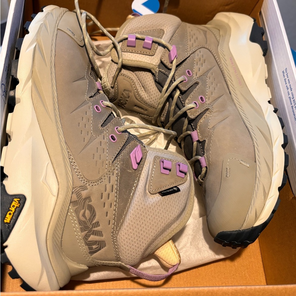 HOKA KAHA 2 GTX size 8.5